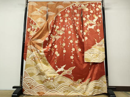 平和屋着物●豪華振袖　駒刺繍　立波飛鶴花文　金彩　正絹　逸品　CABH9885ut