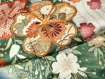 平和屋着物●豪華振袖　駒刺繍　舞花文　金彩　正絹　逸品　CABH9918ut