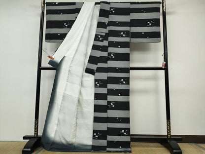 平和屋着物●上質な小紋　横段こぼれ松葉梅文　黒地　ロング丈　正絹　逸品　CABH9952ut