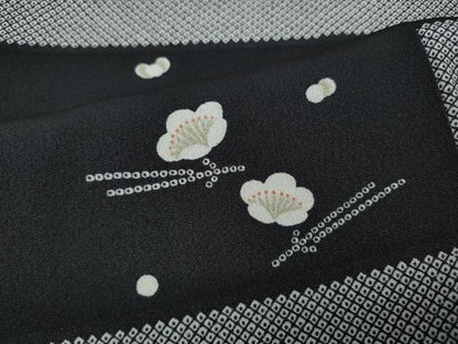 平和屋着物●上質な小紋　横段こぼれ松葉梅文　黒地　ロング丈　正絹　逸品　CABH9952ut