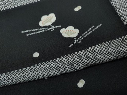 平和屋着物●上質な小紋　横段こぼれ松葉梅文　黒地　ロング丈　正絹　逸品　CABH9952ut