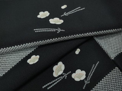 平和屋着物●上質な小紋　横段こぼれ松葉梅文　黒地　ロング丈　正絹　逸品　CABH9952ut