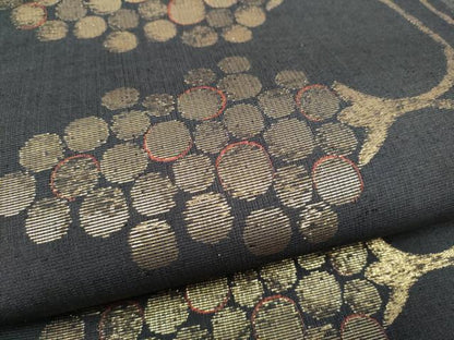 平和屋着物●六通柄袋帯　葡萄　黒地　金糸　正絹　逸品　CABI0093hy