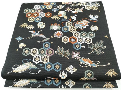 平和屋着物●西陣の老舗　1782年創業　山下織物　六通柄袋帯　元緑宝尽くし文　黒地　金糸　正絹　逸品　CABI0102hy
