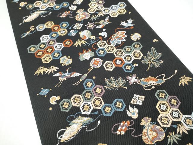 平和屋着物●西陣の老舗　1782年創業　山下織物　六通柄袋帯　元緑宝尽くし文　黒地　金糸　正絹　逸品　CABI0102hy
