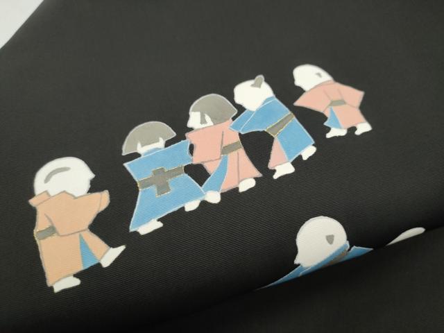 平和屋着物●塩瀬　九寸名古屋帯　人物文　黒地　金彩　正絹　逸品　CABI0195hy