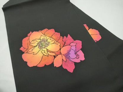 平和屋着物●塩瀬　九寸名古屋帯　作家物　ろうけつ染　舞花文　黒地　正絹　逸品　CABI0285hy