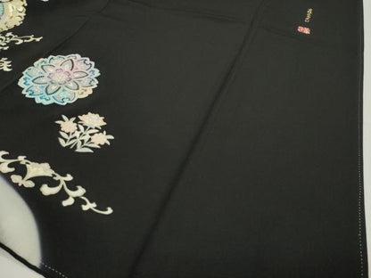 平和屋着物●豪華黒留袖　駒刺繍　宝鏡花鳥更紗　暈し染め　金銀彩　正絹　逸品　CABI0413gh