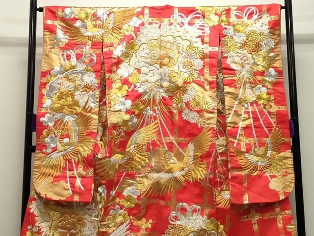 平和屋本店●色打掛　お引きずり　和装　婚礼　結婚式　花嫁　神社挙式　駒刺繍　御所車飛鶴花文　金銀糸　逸品　CABI0561gh