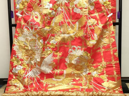 平和屋本店●色打掛　お引きずり　和装　婚礼　結婚式　花嫁　神社挙式　駒刺繍　御所車飛鶴花文　金銀糸　逸品　CABI0561gh
