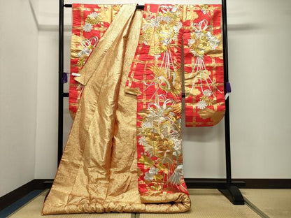 平和屋本店●色打掛　お引きずり　和装　婚礼　結婚式　花嫁　神社挙式　駒刺繍　御所車飛鶴花文　金銀糸　逸品　CABI0561gh
