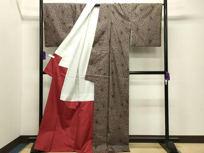 平和屋着物●本場大島紬　7マルキ　泥染め　舞花文　柊田勝彦作　証紙付き　正絹　逸品　CABI0569gh