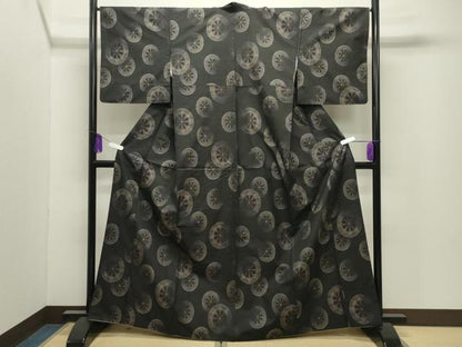 平和屋着物●本場大島紬　9マルキ　地空き　源氏車花文　正絹　逸品　CABI0599gh