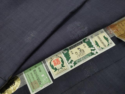 平和屋着物●本場結城紬　重要無形文化財　80亀甲　飛び亀甲柄　吉祥丸文　証紙付き　正絹　逸品　CABI0667gh