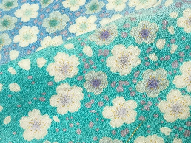 平和屋着物●豪華振袖　駒刺繍　舞桜文　暈し染め　金彩　金通し地　正絹　逸品　CABI0691gh