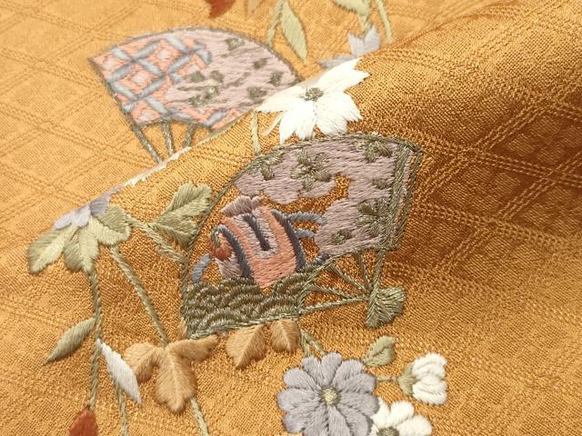 平和屋着物●上質な色無地　刺繍　ワンポイント　扇面花文　花菱地紋　金糸　正絹　逸品　CABI0734gh
