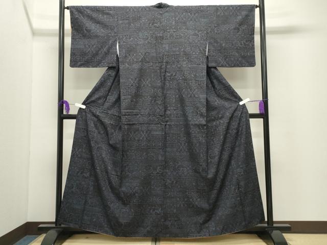 平和屋着物●本場結城紬　重要無形文化財　100亀甲　舞蝶花鳥文　正絹　逸品　CABI0738gh
