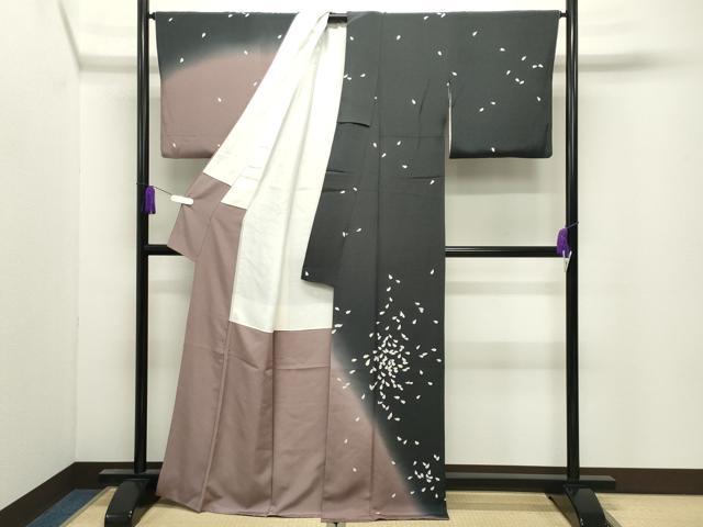 平和屋着物●訪問着　舞桜文　暈し染め　黒地　鬼しぼ縮緬　正絹　逸品　CABI0740gh