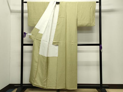 平和屋着物●上質な色無地　紗綾形地紋　枯草色　正絹　逸品　CABI0743gh