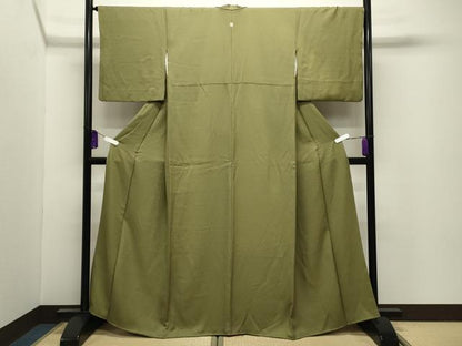 平和屋着物●上質な色無地　五木ひろし　草花地紋　鶯色　正絹　逸品　CABI0778gh