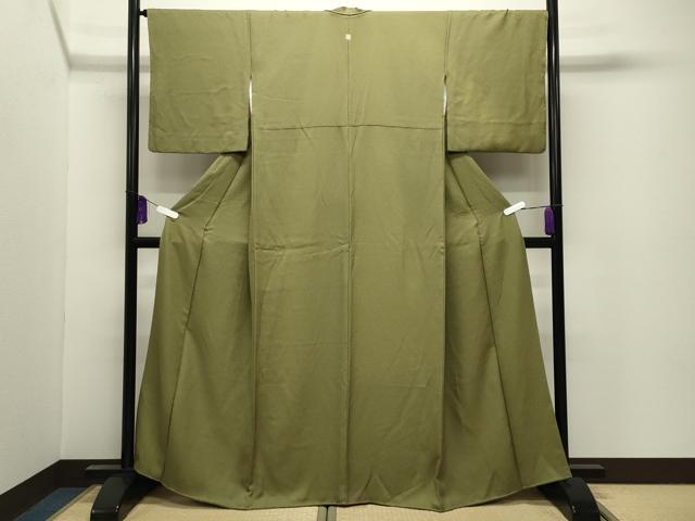 平和屋着物●上質な色無地　五木ひろし　草花地紋　鶯色　正絹　逸品　CABI0778gh