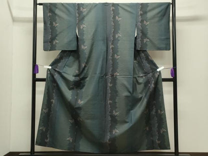 平和屋着物●本場大島紬　9マルキ　舞蝶文　正絹　逸品　CABI0824gh