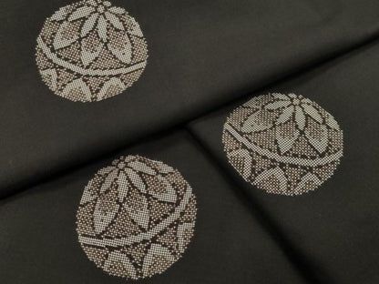 平和屋着物●本場大島紬　9マルキ　地空き　毬花文　正絹　逸品　CABI0834gh