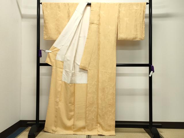 平和屋着物●上質な色無地　舞蝶地紋　萱草色　正絹　逸品　未使用　CABI0843gh