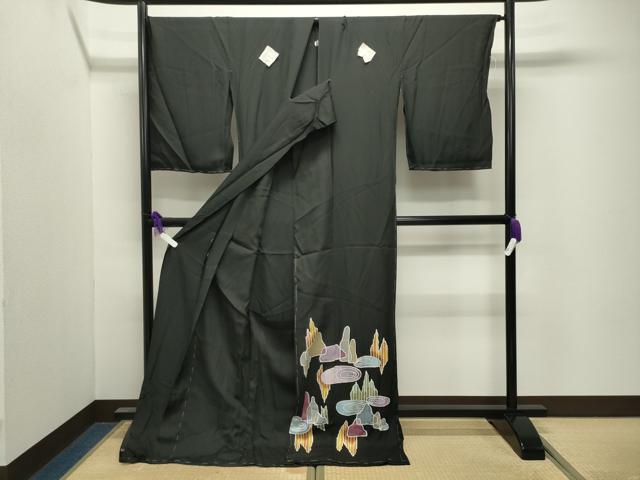 平和屋着物●豪華黒留袖　ろうけつ染　幾何学文様　仮絵羽　正絹　逸品　未使用　CABI0888gh