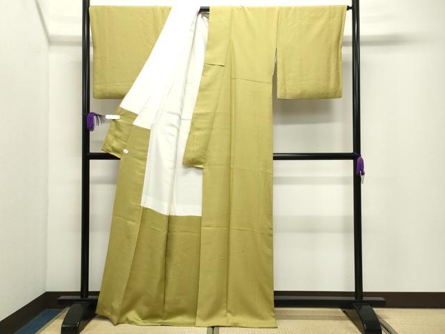 平和屋着物●上質な色無地　草木染　椿地紋　青朽葉色　鈴乃屋扱い　正絹　逸品　CABI0963gh