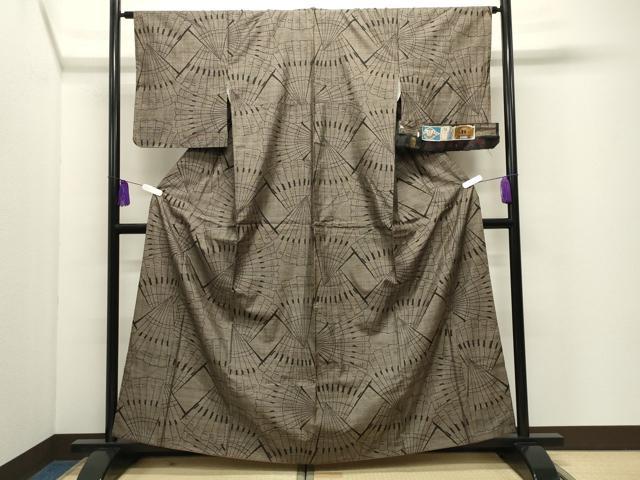 平和屋着物●本場大島紬　9マルキ　泥染め　檜扇文　証紙付き　正絹　逸品　CABI1007gh