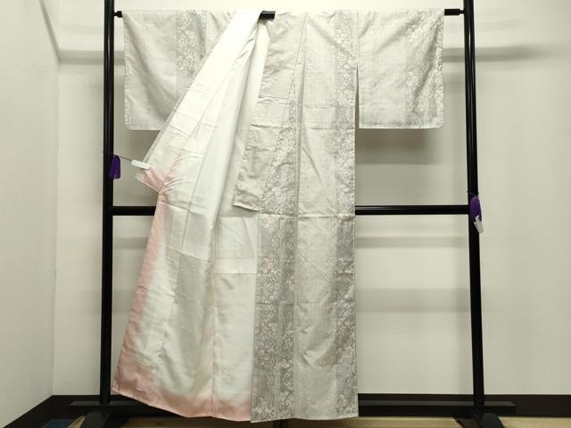 平和屋着物●伝統工芸士 紫峰作本場大島紬　白大島　9マルキ　彩華　流水舞桜文　むらなか謹製　証紙付き　正絹　逸品　未使用　CABI1011gh