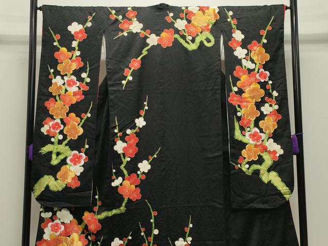 平和屋本店●お引きずり・お引き摺り・引き振袖　和装　結婚式　舞妓　芸妓　芸者　衣装　駒刺繍　枝梅文　黒地　金彩　逸品　CABI1015gh