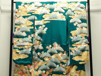 平和屋着物●十日町老舗ブランド　吉澤友禅　吾妻徳穂　振袖　駒刺繍　雲重ね松花文　金彩　正絹　逸品　CABI1057gh