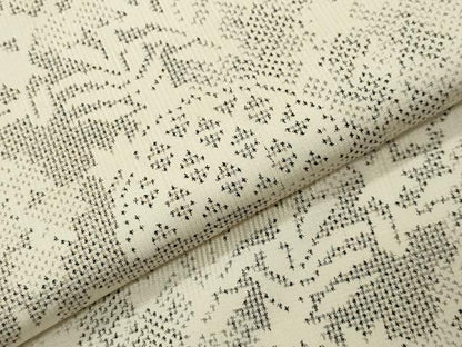 平和屋着物●本場大島紬　白大島　7マルキ　籬草花文　正絹　逸品　CABI1099gh