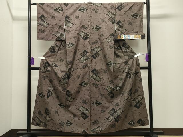 平和屋着物●本場大島紬　7マルキ　泥染め　色紙重ね花文　有限会社かわしげ謹製　証紙付き　正絹　逸品　CABI1104gh