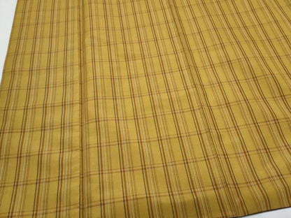 平和屋着物●本場黄八丈　平織　紬　格子文　証紙付き　正絹　逸品　CABI1299th