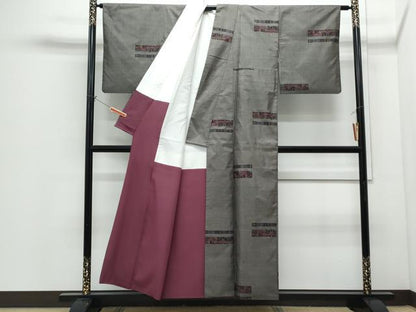 平和屋着物●本場大島紬　9マルキ　横段吉祥文　正絹　逸品　CABI1346th