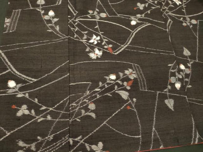 平和屋着物■上質な紬　草花文　黒地　正絹　逸品　CABI1947oy