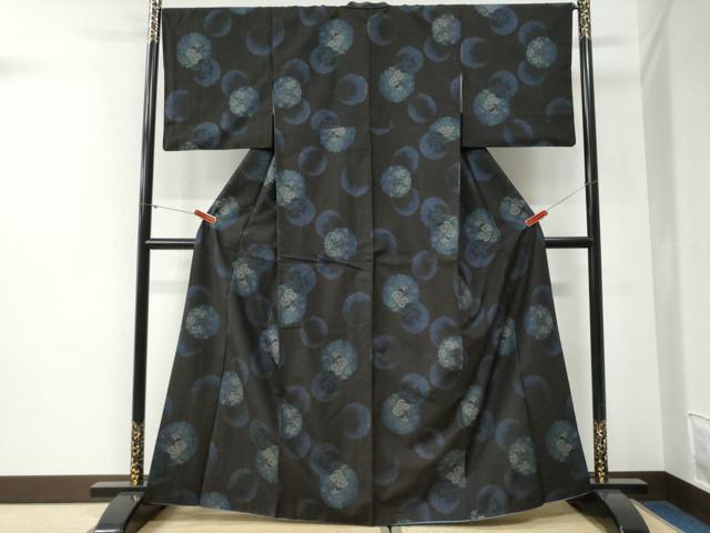 平和屋着物●本場大島紬　薩摩結城　雪輪草花文　黒地　正絹　逸品　CABI2007yc