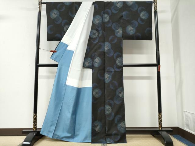 平和屋着物●本場大島紬　薩摩結城　雪輪草花文　黒地　正絹　逸品　CABI2007yc