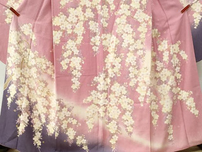 平和屋着物●豪華振袖　駒刺繍　舞桜文　暈し染め　金通し地　正絹　逸品　CABI2054yc
