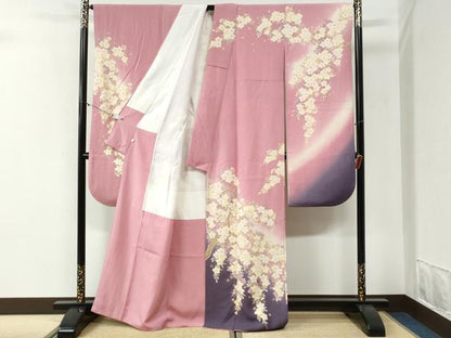 平和屋着物●豪華振袖　駒刺繍　舞桜文　暈し染め　金通し地　正絹　逸品　CABI2054yc