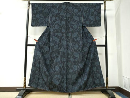 平和屋着物●結城紬　80亀甲　飛び亀甲柄　唐草文　正絹　逸品　未使用　CABI2129yc