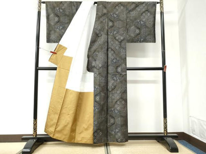 平和屋着物●本場大島紬　9マルキ　亀甲重ね花唐草文　正絹　逸品　未使用　CABI2160yc