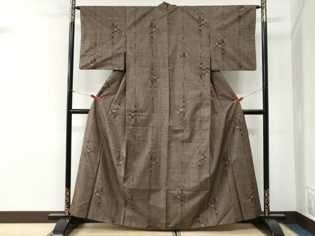 平和屋着物●本場大島紬　7マルキ　色紙重ね吉祥花文　正絹　逸品　CABI2179yc