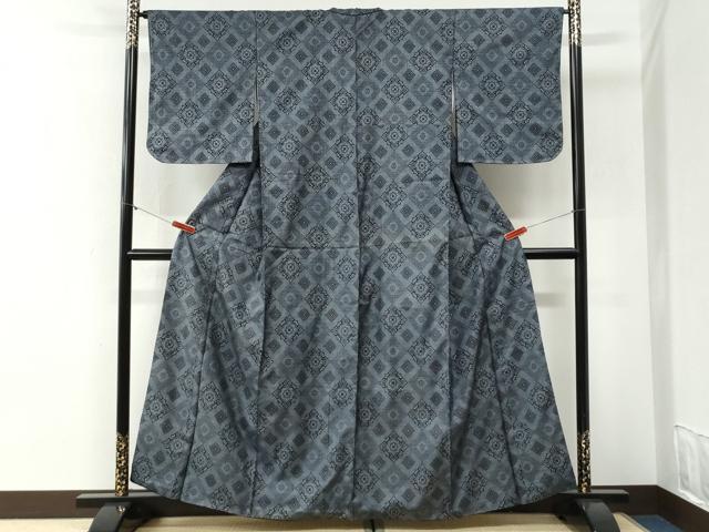 平和屋着物●本場大島紬　割り込み絣　菱花唐草文　正絹　逸品　未使用　CABI2192yc