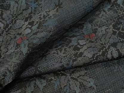 平和屋着物●本場大島紬　9マルキ　南天文　正絹　逸品　CABI2195yc
