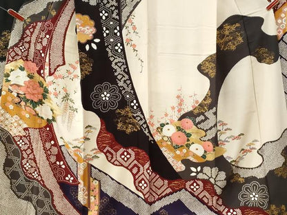 平和屋着物●豪華振袖　駒刺繍　鬘帯貝桶牡丹花文　金彩　正絹　逸品　CABI2227yc