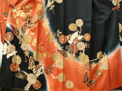 平和屋着物●豪華振袖　花蝶文　暈し染め　金彩　正絹　逸品　CABI2229yc
